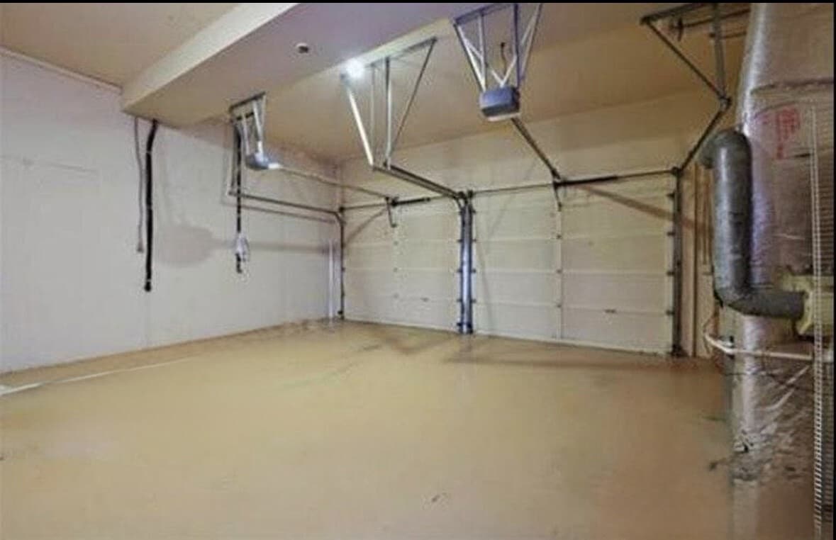 Building Photo - 105 Saint Charles Pl