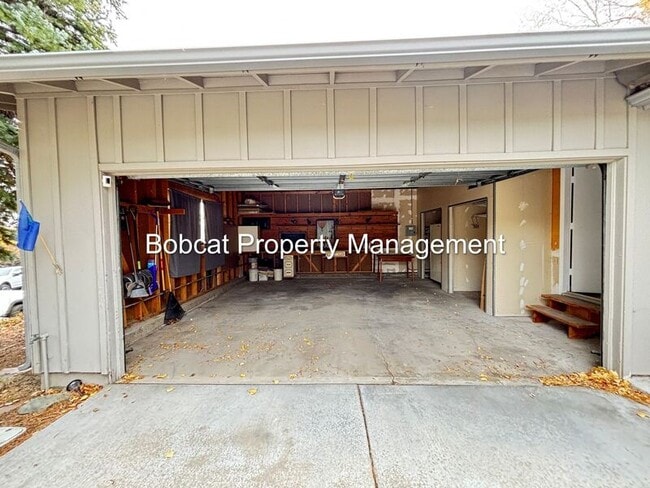 Building Photo - 708 Highland St