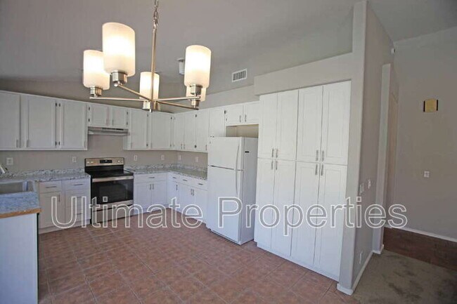 Building Photo - 7816 W Ocotillo Rd
