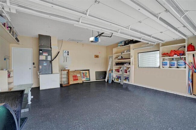 Building Photo - 16610 Royal Poinciana Ct