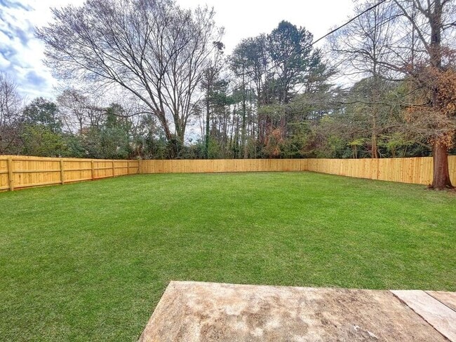 Building Photo - 1011 Dedmon Dr