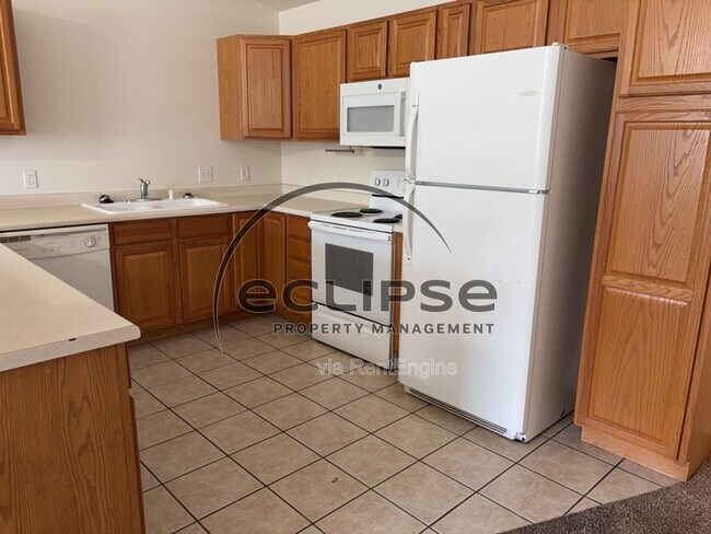 Building Photo - 494 Coronado Way