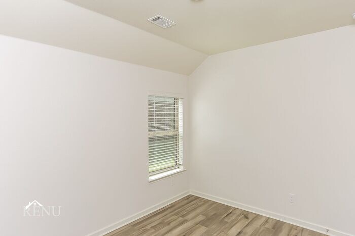 Building Photo - 1032 Wheatfield Ln