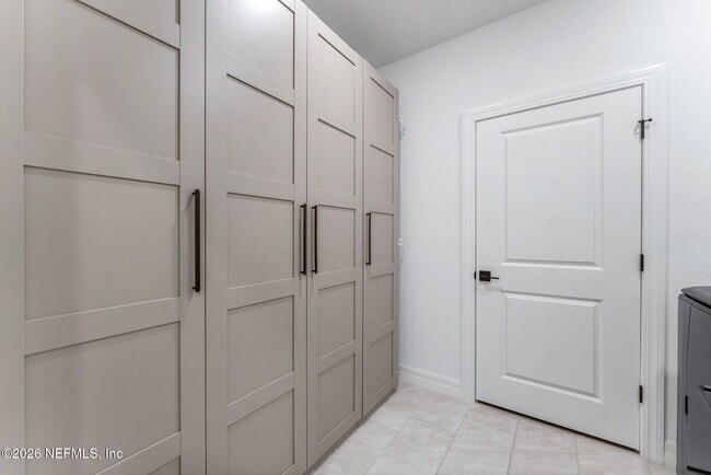 Building Photo - 12452 Royal Red Wy