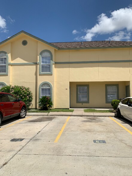 Primary Photo - 1000 Ranchway Dr