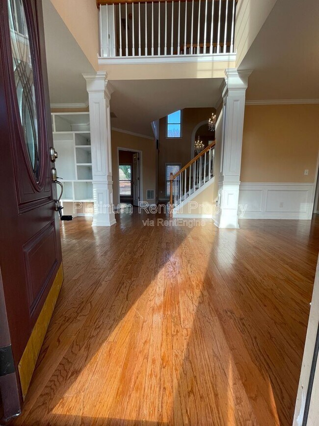 Building Photo - 2126 Malden Hill Dr