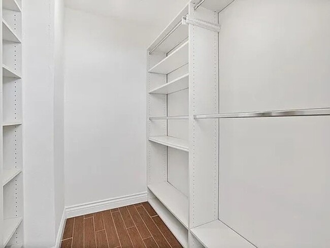 Building Photo - 27 Columbus