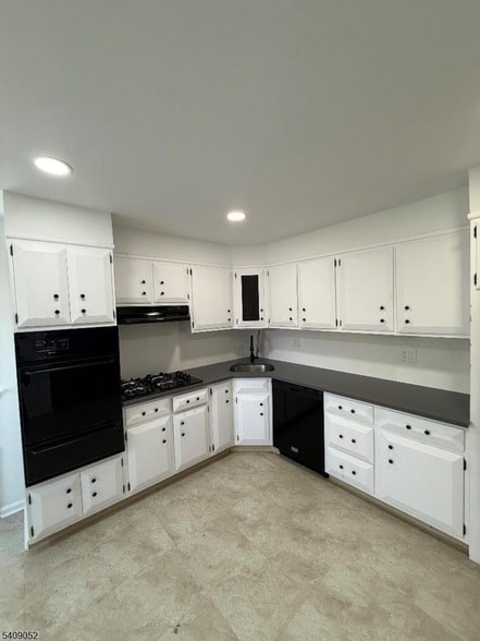 Building Photo - 98 Broughton Ave