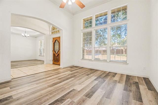 Building Photo - 1005 Creek Bend