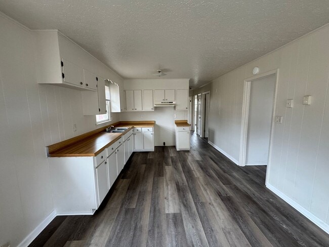 Building Photo - 3/1 in Shelby, NC