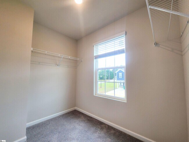 Building Photo - 810 Sandbach Rd