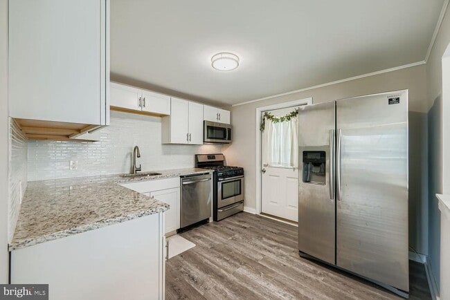 Building Photo - 515 Taney Ave