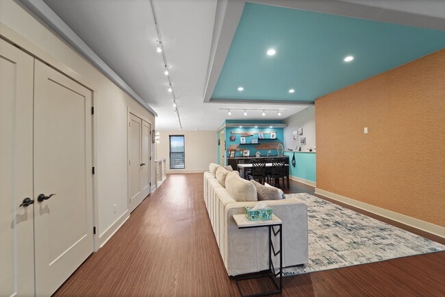 Building Photo - 334 Broad St