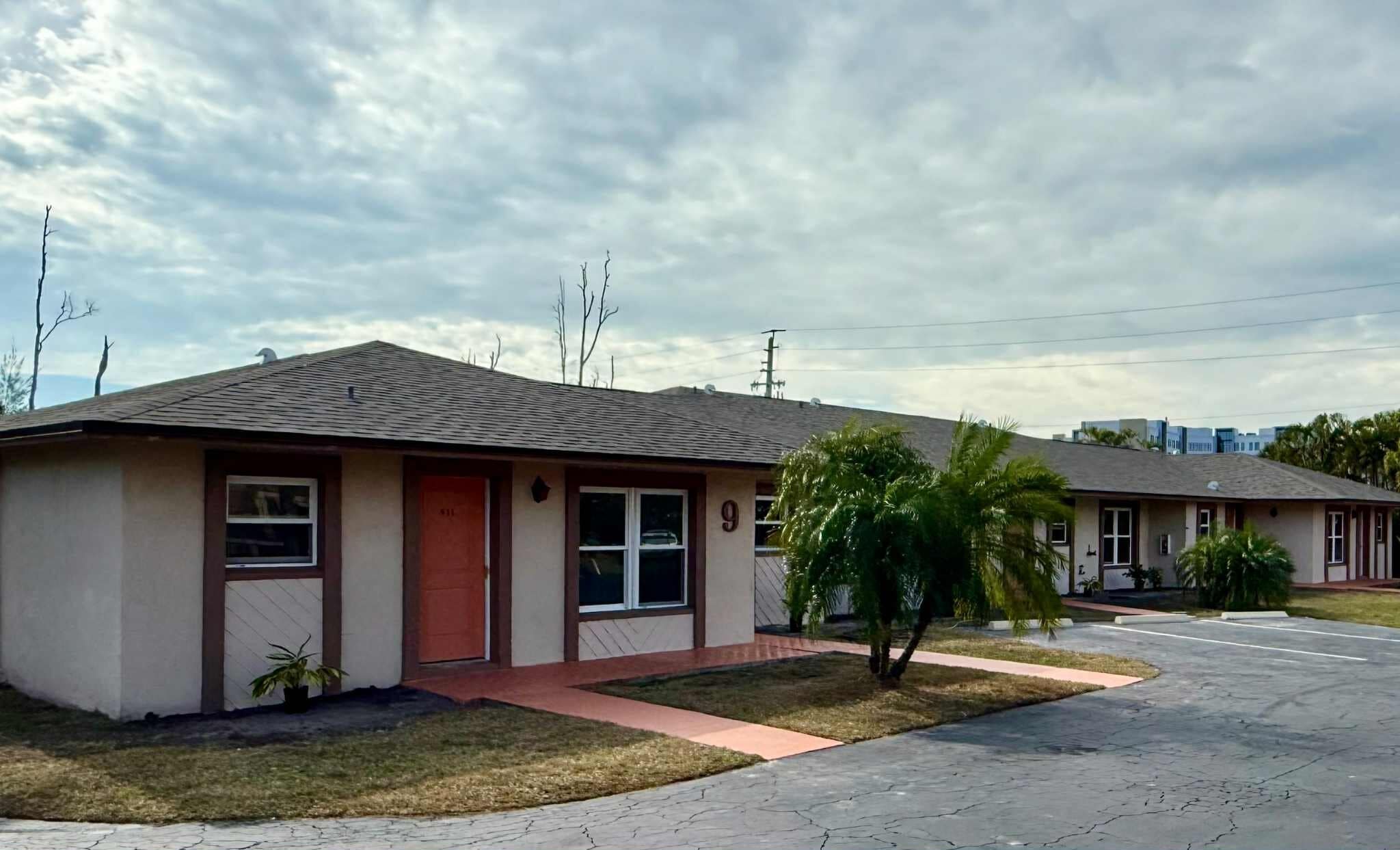 Building Photo - 16881 Davis Rd