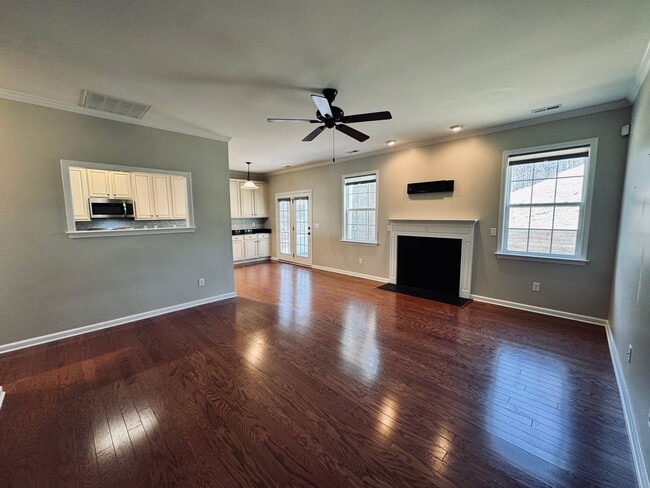 Building Photo - South AVL - Well Kept, Large Home with Garage