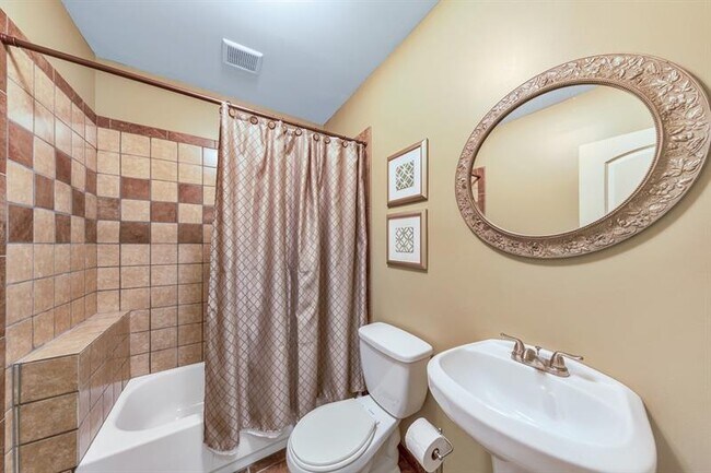 Building Photo - 5024 Glen Forrest Dr