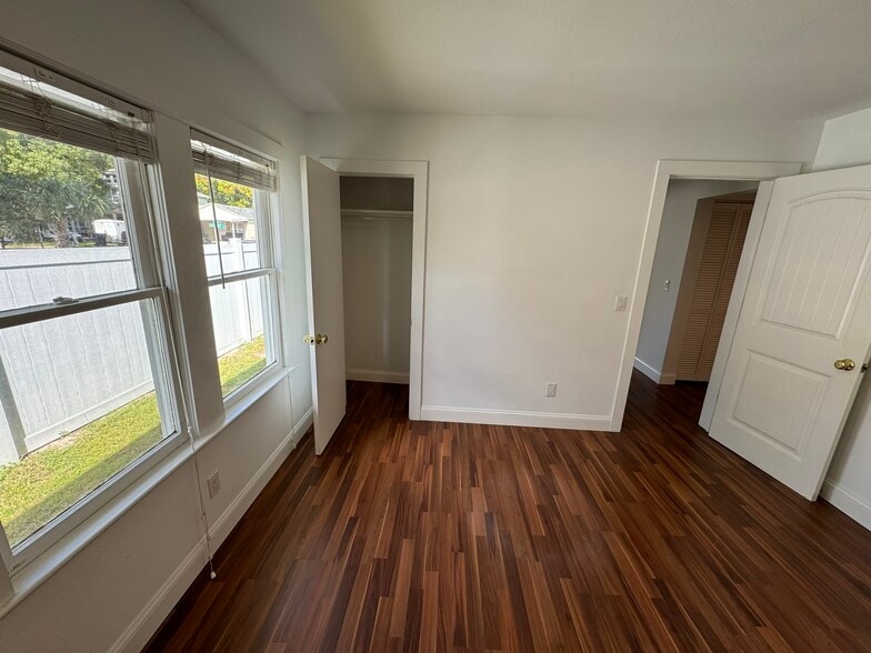 Building Photo - 212 W North Bay St