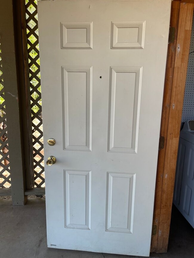 Building Photo - Cozy and convenient, private location, Cot...