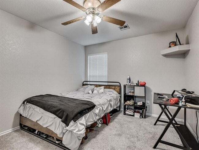 Building Photo - 2608 Southern Hills Dr