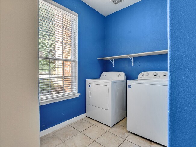 Building Photo - 29650 Legends Green Dr