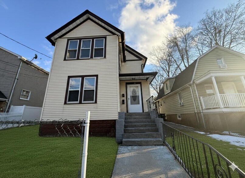 Building Photo - 86 W Main St