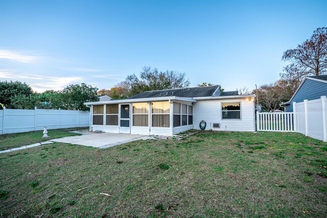 Building Photo - 2764 Kavalier Dr