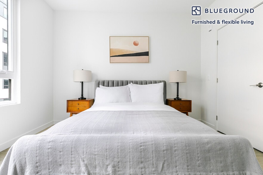 Building Photo - 350 Chastain Pl