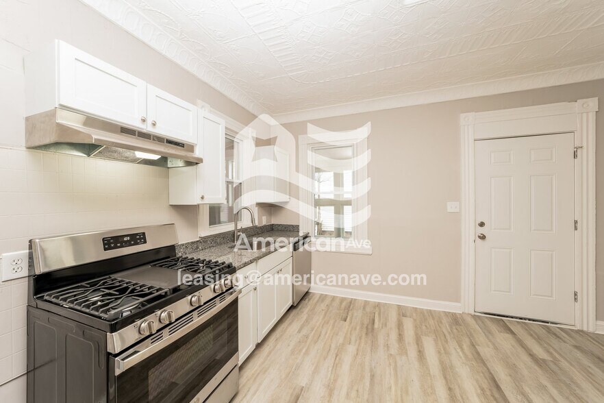 Building Photo - 308 Ave B