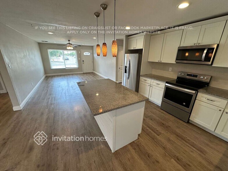 Building Photo - 934 E Loma Vista Dr