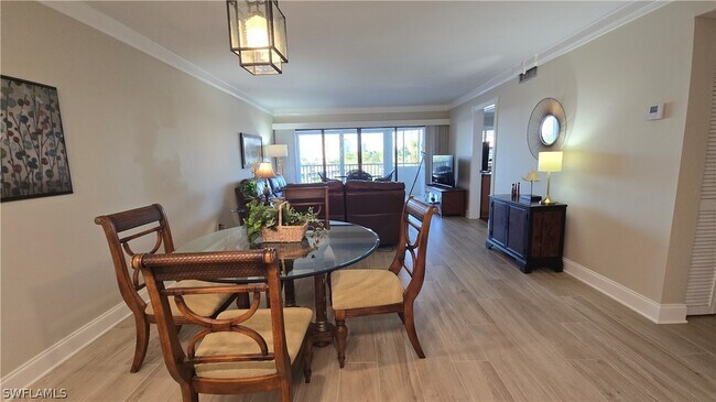 Building Photo - 12945 Vanderbilt Dr