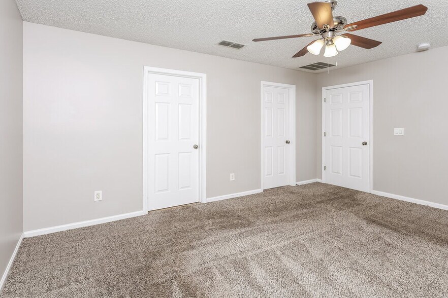 Building Photo - 3014 Piedmont Manor Dr