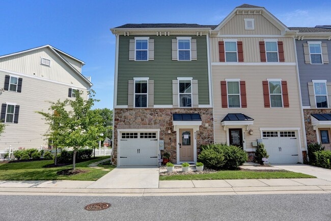 Primary Photo - Stunning Townhome with Water Views!