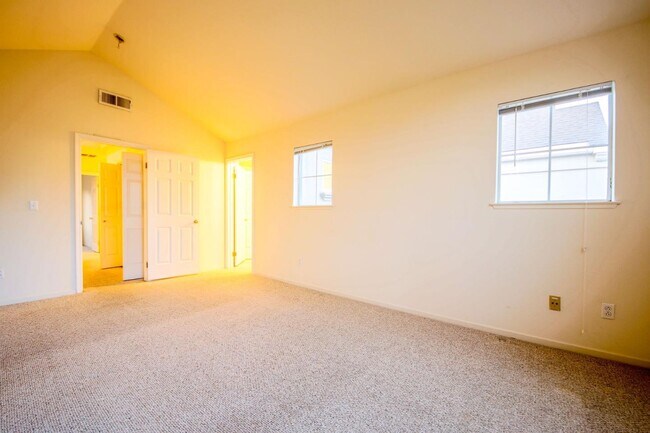 Building Photo - 106 Concord Cir