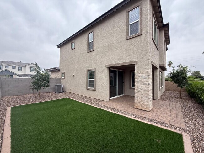 Building Photo - 624 N Vine St