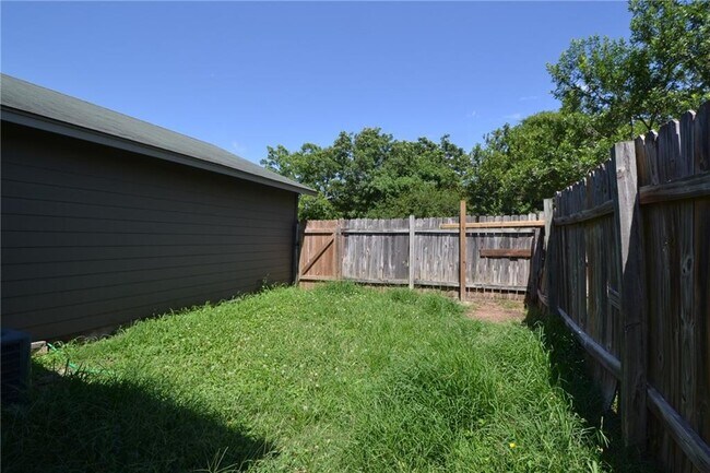 Building Photo - 12314 Alderbrook Dr