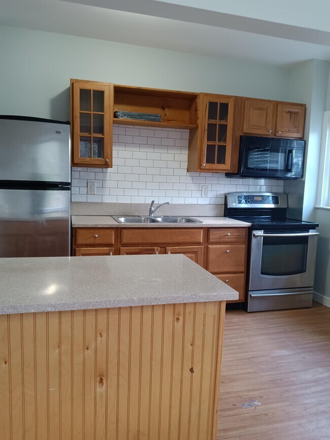 Building Photo - 4101 Kinsway