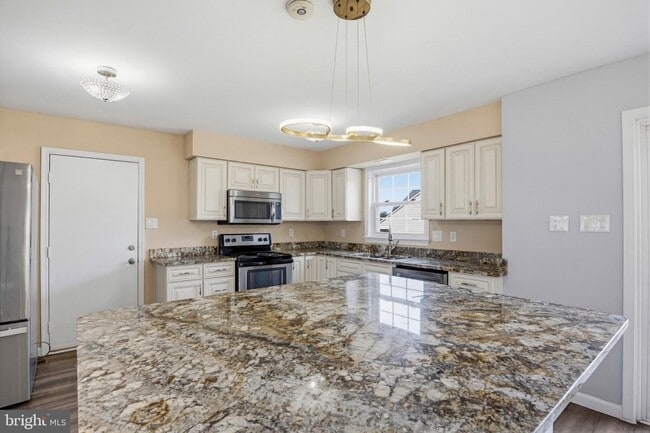 Building Photo - 15123 Philip Lee Rd