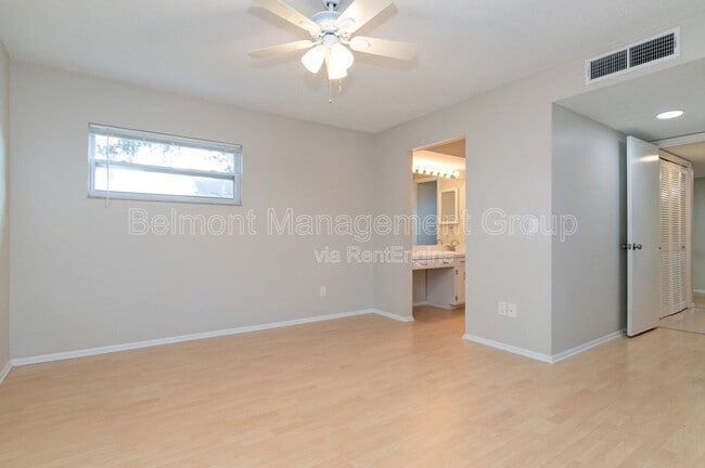 Building Photo - 110 Madrid Dr