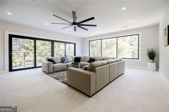 Building Photo - 1812 Hunters Bend Ct