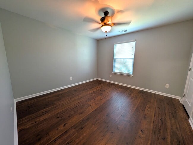 Building Photo - Stunning 2 Story Home Located in The Settlements at Withrow Downs Community!