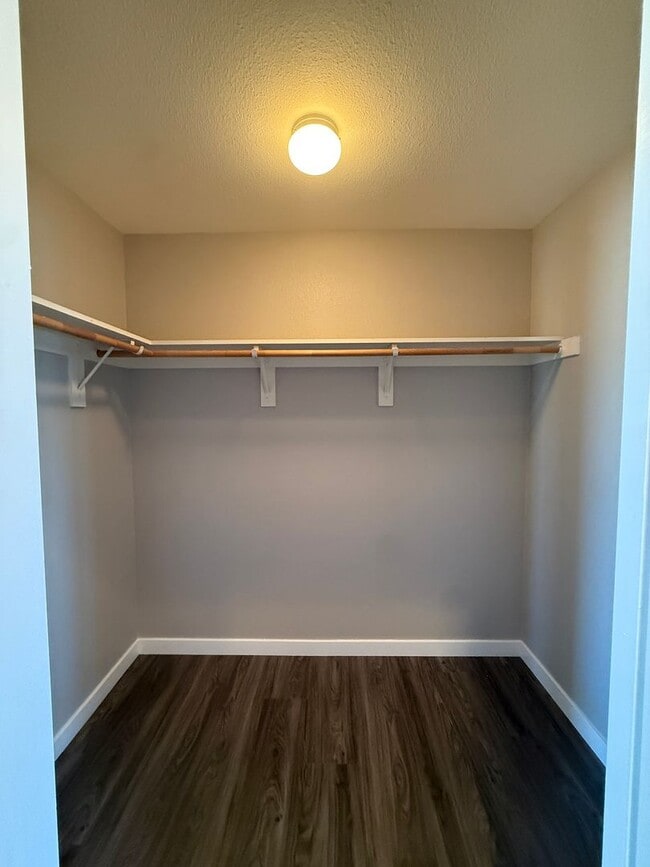 Building Photo - Beautiful River Oaks Large Two Story Home With Three Car Garage