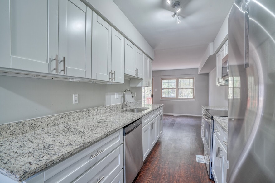 Building Photo - 6533 Woodgreen Cir