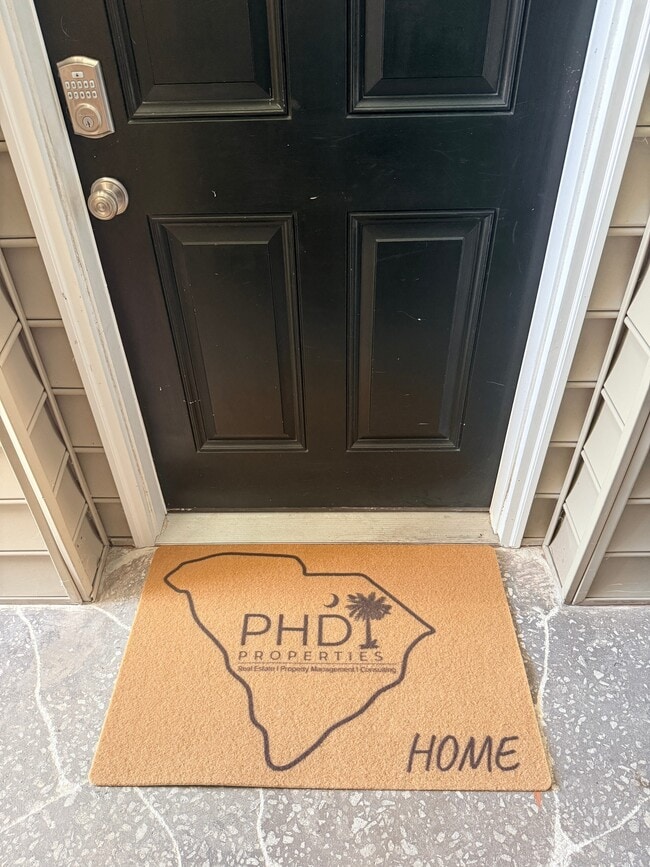 Building Photo - 1371 Hopton Cir