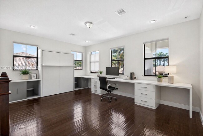Building Photo - 3765 NW 85th Terrace