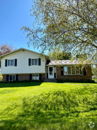 Building Photo - 111 White Oak Dr
