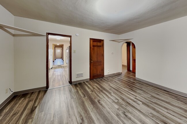 Building Photo - 207 Stanton Ave