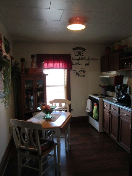 Kitchen - 2181 E Branch Rd