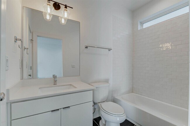 Building Photo - 5859 Dolores St