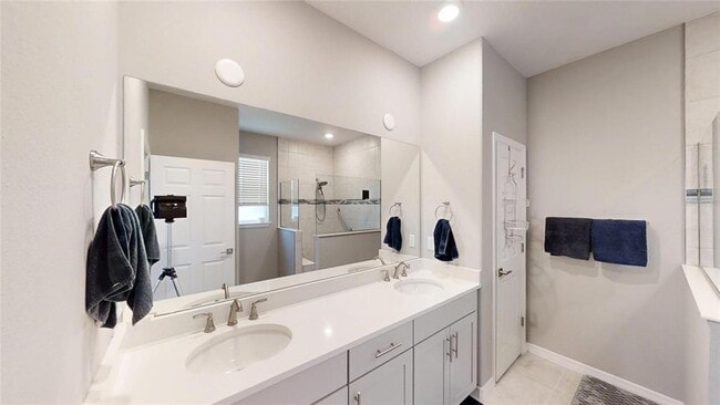 Building Photo - 5655 SW 78th Ave Rd