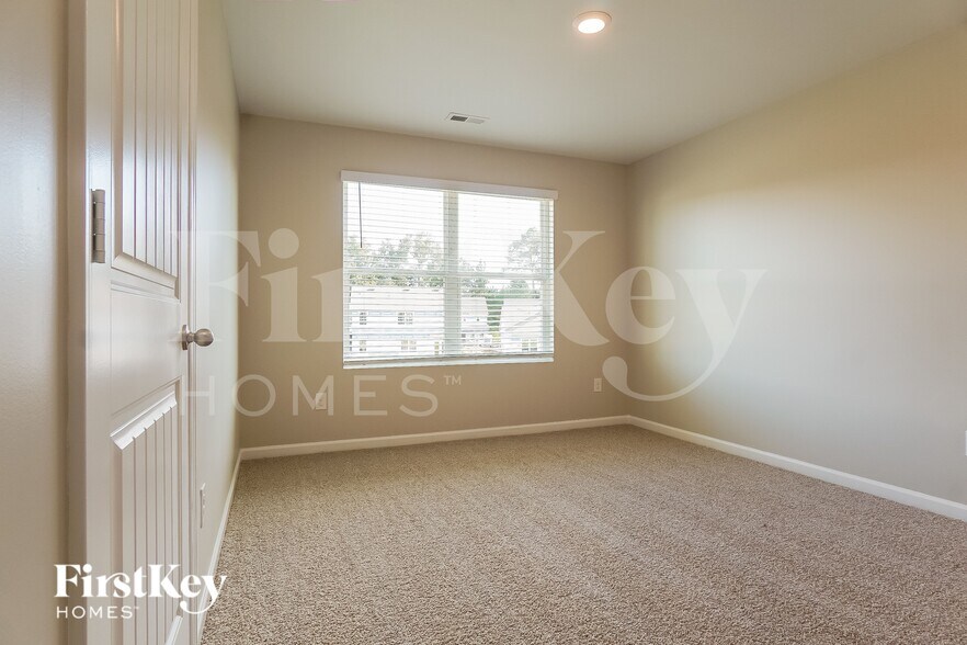 Building Photo - 12572 Downing Dr